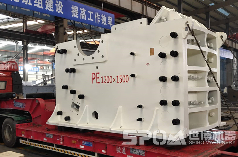 PE1200x1500超大型颚破机装车发货